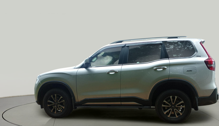 2023 Mahindra SCORPIO-N Z8 PETROL MT 7 STR, Petrol, Manual, 8,240 km, exterior