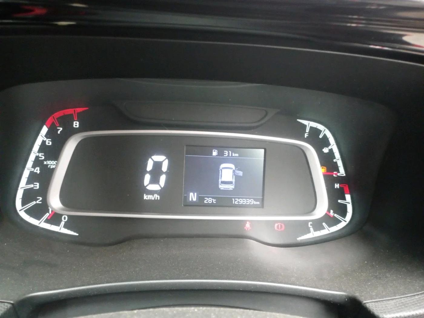 2021 KIA SONET HTK PLUS 1.0 IMT, Petrol, Manual, 1,29,339 km, interior