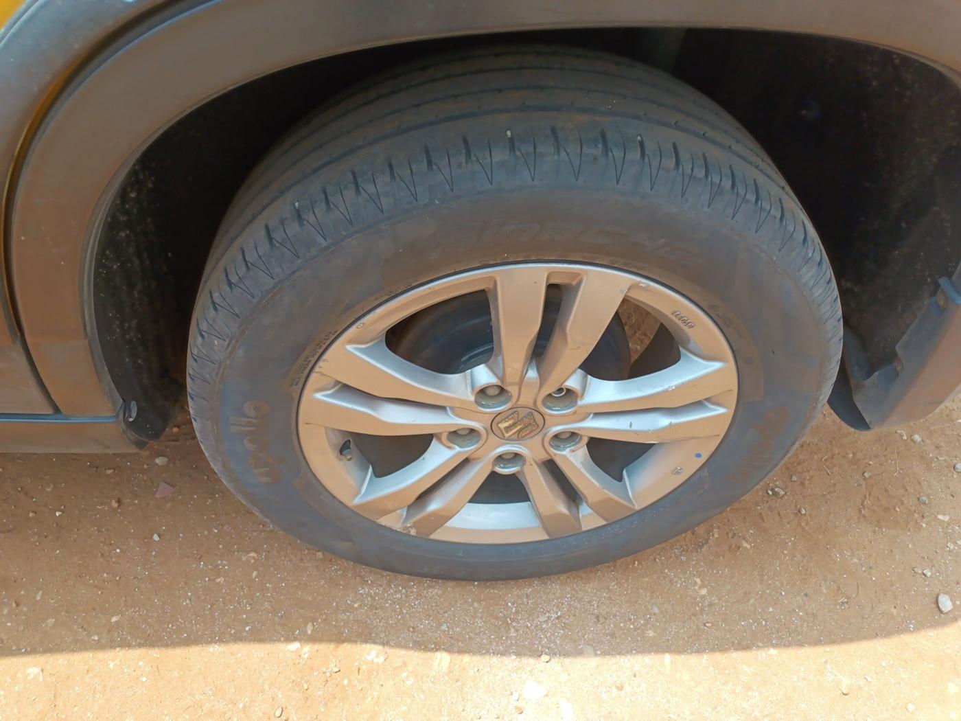 2016 Maruti Vitara Brezza ZDI PLUS DUAL TONE, Diesel, Manual, 85,220 km, tyre