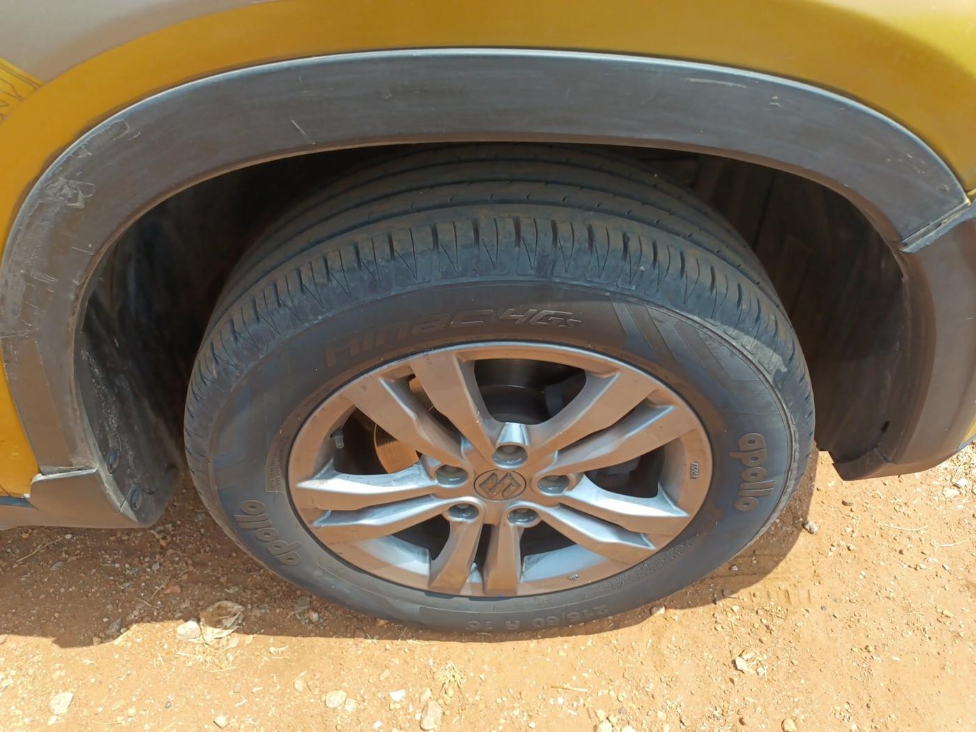 2016 Maruti Vitara Brezza ZDI PLUS DUAL TONE, Diesel, Manual, 85,220 km, tyre