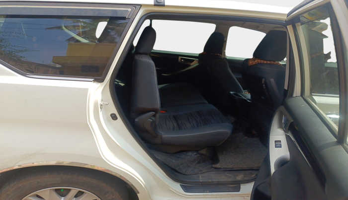 2016 Toyota Innova Crysta 2.4 VX 8 STR, Diesel, Manual, 1,24,917 km, interior