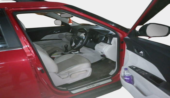 2021 Mahindra XUV300 W8 (O) 1.5 DIESEL, Diesel, Manual, 45,290 km, interior