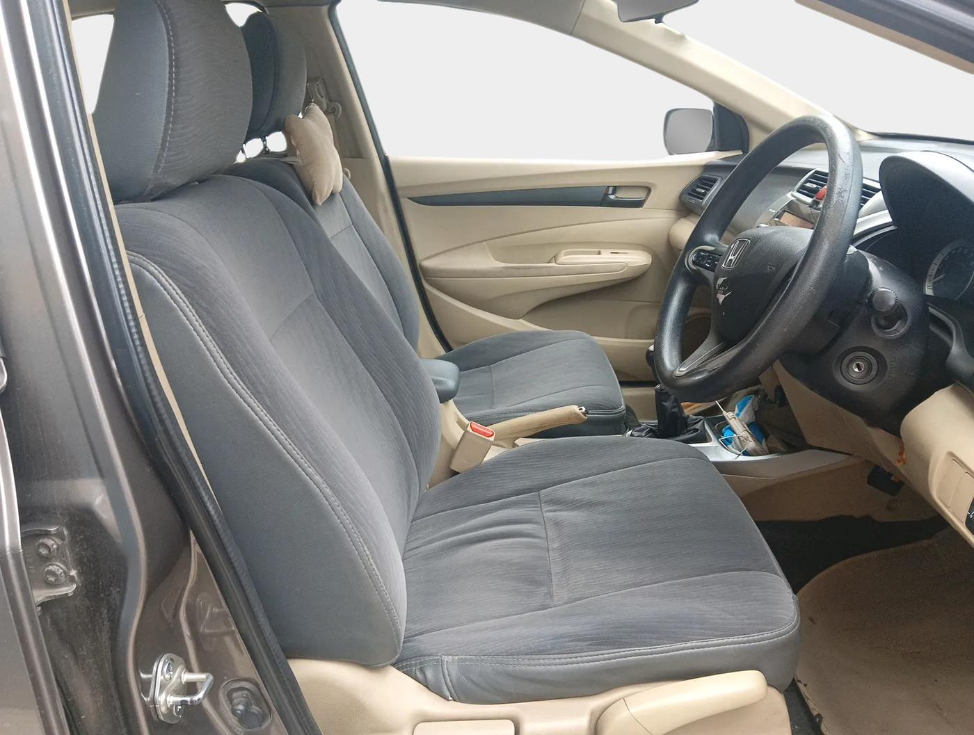 2013 Honda City 1.5L I-VTEC V MT, Petrol, Manual, 1,31,353 km, interior