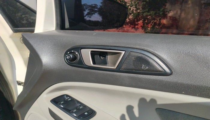 2015 Ford Ecosport TITANIUM 1.5L DIESEL, Diesel, Manual, 1,27,236 km, interior