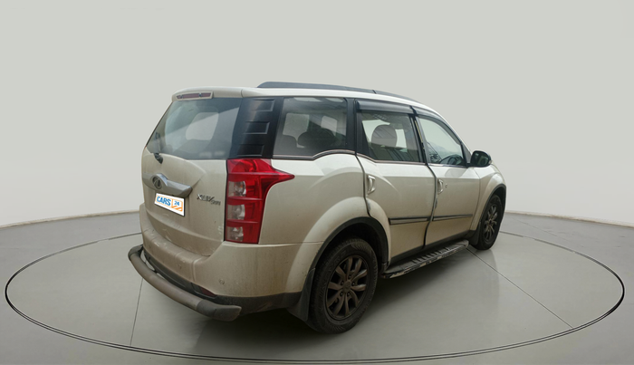 2015 Mahindra XUV500 W10, Diesel, Manual, 1,29,577 km, exterior