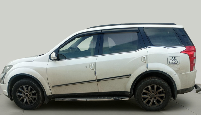 2015 Mahindra XUV500 W10, Diesel, Manual, 1,29,577 km, exterior