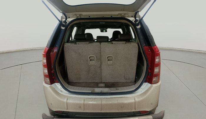 2015 Mahindra XUV500 W10, Diesel, Manual, 1,29,577 km, exterior