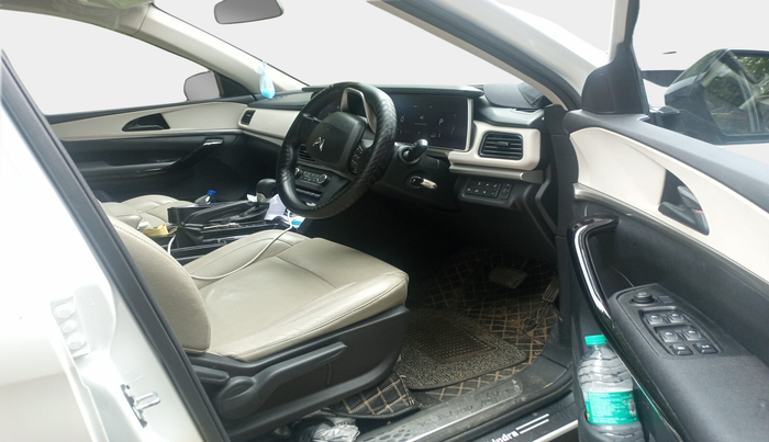 2023 Mahindra XUV700 AX 5 D AT 7 STR, Diesel, Automatic, 86,038 km, interior