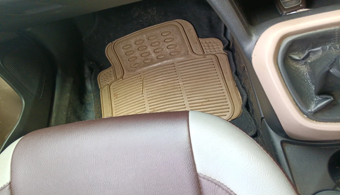 2013 Hyundai Grand i10 ASTA 1.1 CRDI (O), Diesel, Manual, 1,58,886 km, interior