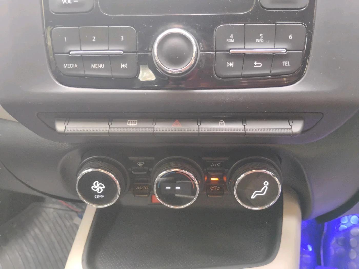 2021 Nissan MAGNITE XL TURBO, Petrol, Manual, 75,604 km, interior