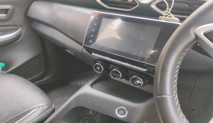 2024 Nissan MAGNITE XV Premium AMT, Petrol, Automatic, 53,167 km, interior