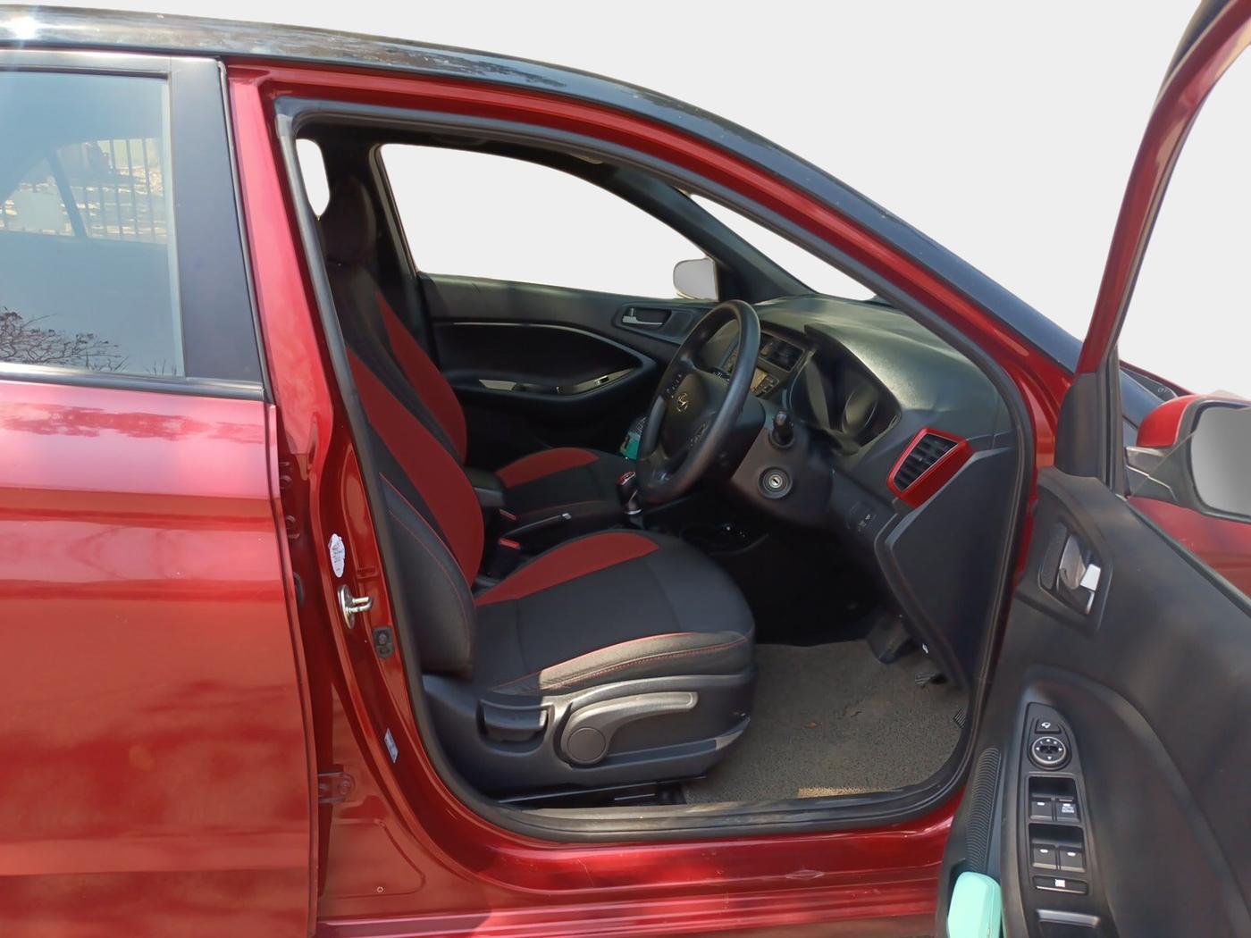 2018 Hyundai Elite i20 ASTA 1.4 CRDI DUAL TONE, Diesel, Manual, 84,220 km, interior