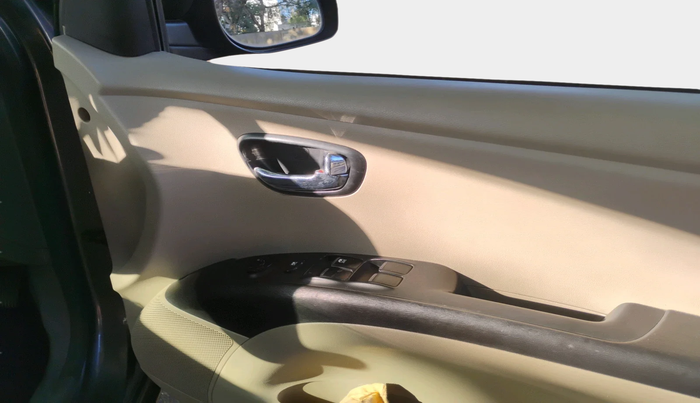 2013 Hyundai i10 SPORTZ 1.2, Petrol, Manual, 99,912 km, interior