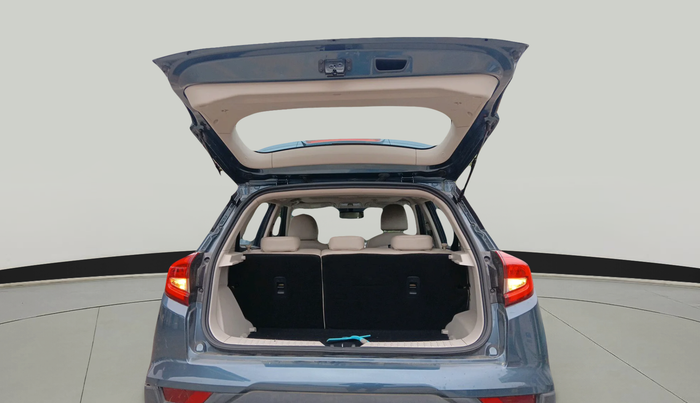 2023 Mahindra XUV300 W8 (O) 1.2 PETROL, Petrol, Manual, 39,091 km, exterior