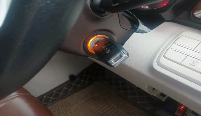 2021 Mahindra XUV300 W4 1.5 DIESEL, Diesel, Manual, 66,827 km, interior