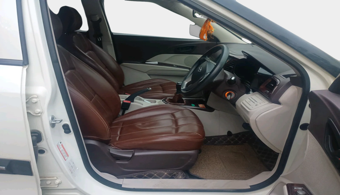 2021 Mahindra XUV300 W4 1.5 DIESEL, Diesel, Manual, 66,827 km, interior