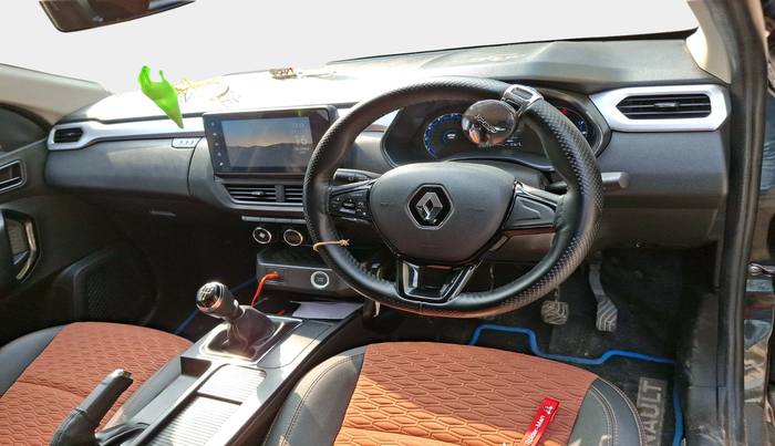 2024 Renault Kiger RXT (O) MT, Petrol, Manual, 5,540 km, interior