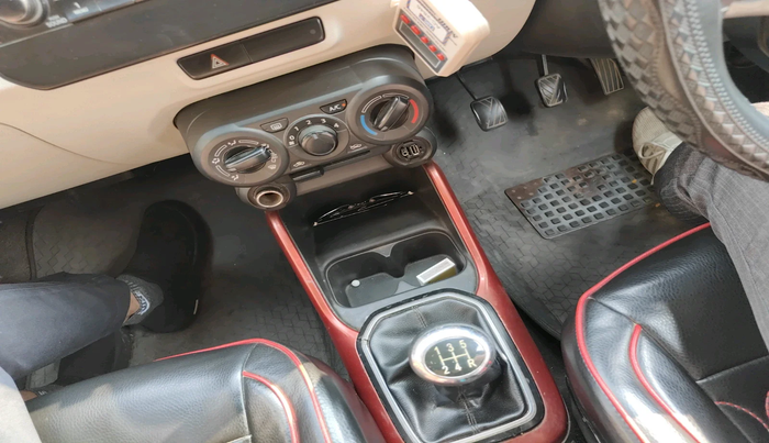 2017 Maruti IGNIS ZETA 1.2, Petrol, Manual, 1,41,043 km, interior