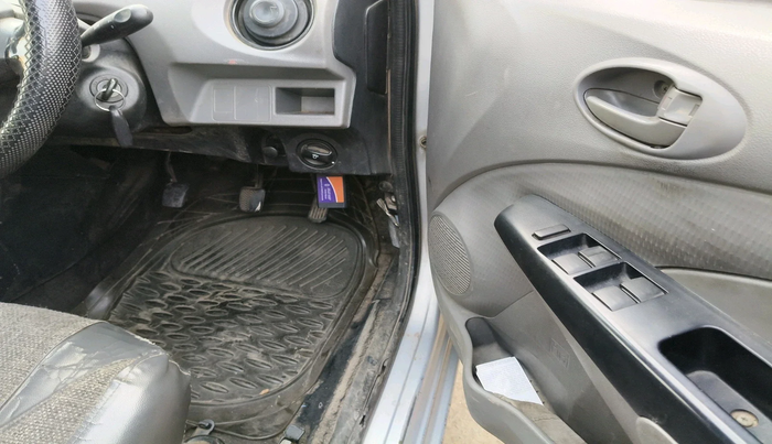 2011 Toyota Etios G, Petrol, Manual, 1,33,350 km, interior