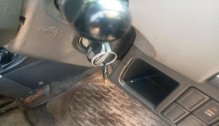 2011 Maruti Wagon R 1.0 VXI, Petrol, Manual, 91,656 km, interior