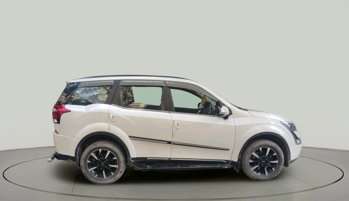 2018 Mahindra XUV500 W11 (O) AWD AT, Diesel, Automatic, 1,30,676 km, exterior