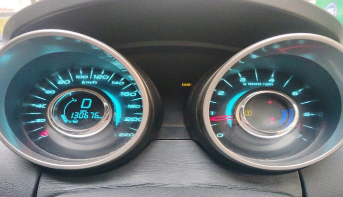 2018 Mahindra XUV500 W11 (O) AWD AT, Diesel, Automatic, 1,30,676 km, interior