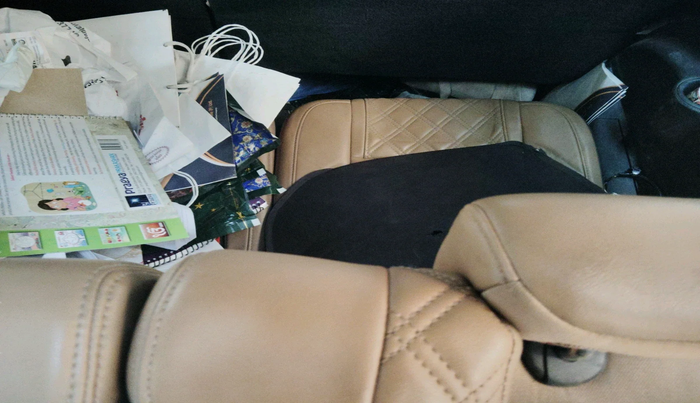 2018 Mahindra XUV500 W11 (O) AWD AT, Diesel, Automatic, 1,30,676 km, interior