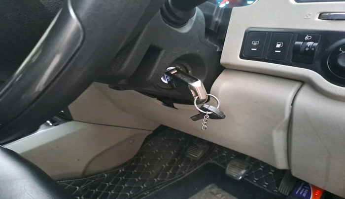 2019 Mahindra Scorpio S9, Diesel, Manual, 52,728 km, interior