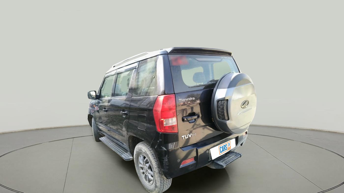 2018 Mahindra TUV300 T10, Diesel, Manual, 1,37,636 km, exterior