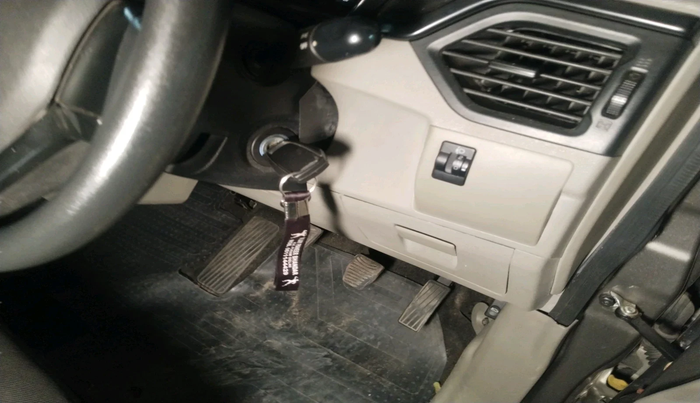 2016 Mahindra Kuv100 K4 6 STR, Petrol, Manual, 75,939 km, interior