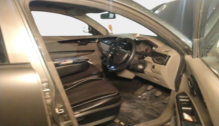 2016 Mahindra Kuv100 K4 6 STR, Petrol, Manual, 75,939 km, interior