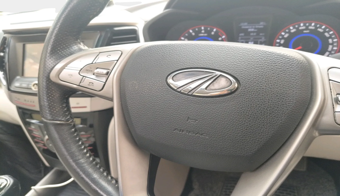 2021 Mahindra XUV300 W8 (O) 1.2 PETROL, Petrol, Manual, 28,893 km, interior