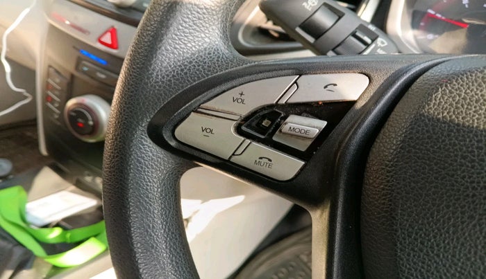 2019 Mahindra XUV300 W6 1.5 DIESEL, Diesel, Manual, 65,060 km, interior