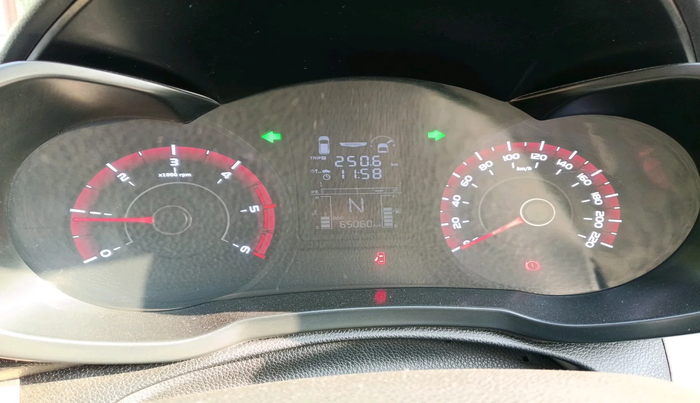 2019 Mahindra XUV300 W6 1.5 DIESEL, Diesel, Manual, 65,060 km, interior