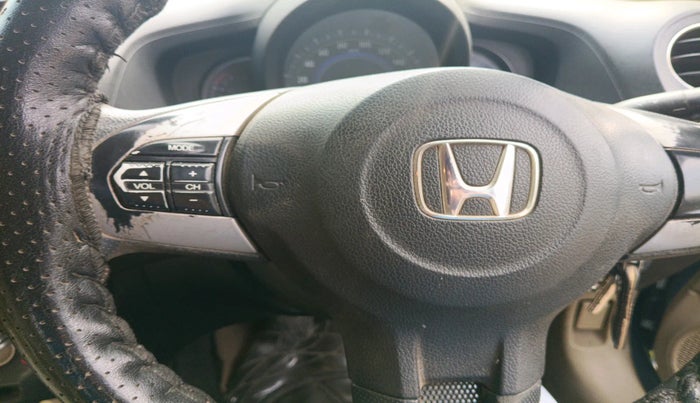 2015 Honda Amaze 1.2L I-VTEC S, Petrol, Manual, 1,22,088 km, interior