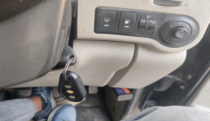 2018 Mahindra Scorpio S11 2WD, Diesel, Manual, 92,148 km, interior