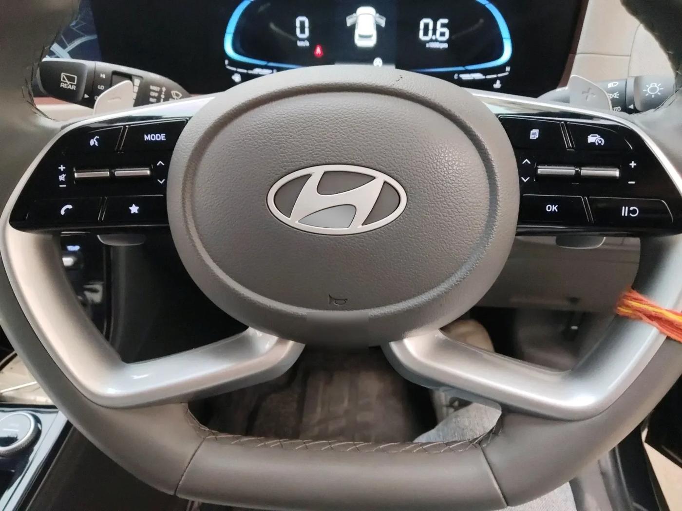 2025 Hyundai Creta SX Premium 1.5 iVT, Petrol, Automatic, 2,298 km, interior