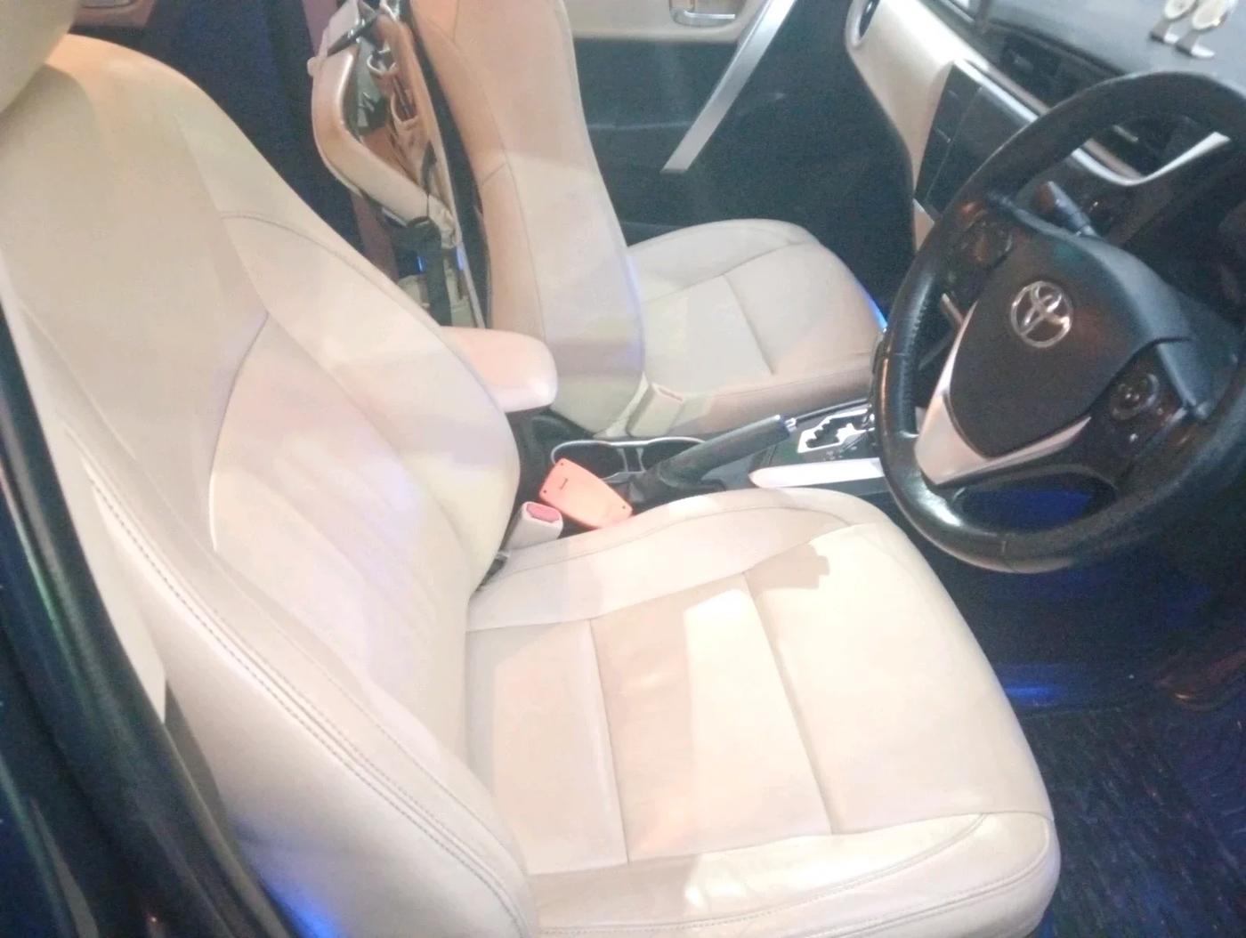 2017 Toyota Corolla Altis G CVT PETROL, Petrol, Automatic, 1,25,470 km, interior