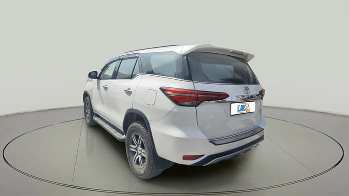 2022 Toyota Fortuner 4X2 AT 2.8 DIESEL, Diesel, Automatic, 1,00,500 km, exterior