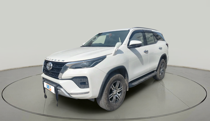 2022 Toyota Fortuner 4X2 AT 2.8 DIESEL, Diesel, Automatic, 1,00,500 km, exterior