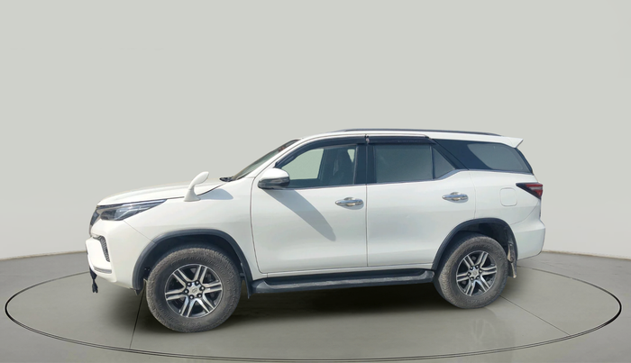 2022 Toyota Fortuner 4X2 AT 2.8 DIESEL, Diesel, Automatic, 1,00,500 km, exterior