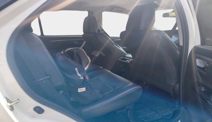 2022 Toyota Fortuner 4X2 AT 2.8 DIESEL, Diesel, Automatic, 1,00,500 km, interior