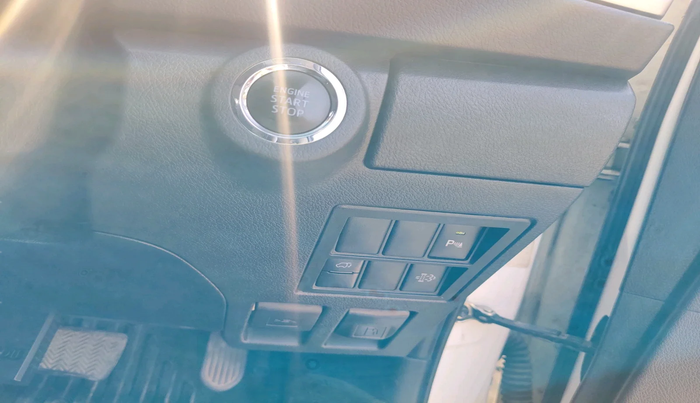 2022 Toyota Fortuner 4X2 AT 2.8 DIESEL, Diesel, Automatic, 1,00,500 km, interior