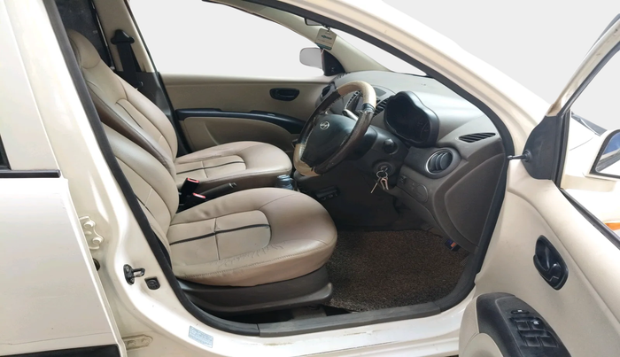 2014 Hyundai i10 MAGNA 1.1, Petrol, Manual, 2,00,000 km, interior