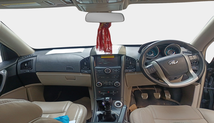 2016 Mahindra XUV500 W10 1.99, Diesel, Manual, 1,31,583 km, interior