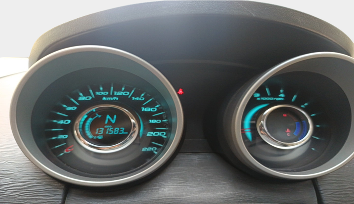 2016 Mahindra XUV500 W10 1.99, Diesel, Manual, 1,31,583 km, interior