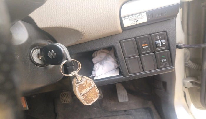 2016 Maruti Wagon R 1.0 VXI, Petrol, Manual, 1,09,680 km, interior