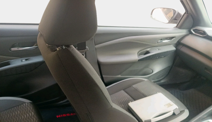 2025 Nissan MAGNITE N-Connecta B4D 1.0 Petrol AMT, Petrol, Automatic, 509 km, interior