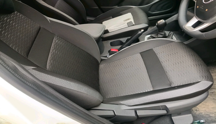 2025 Nissan MAGNITE N-Connecta B4D 1.0 Petrol AMT, Petrol, Automatic, 509 km, interior