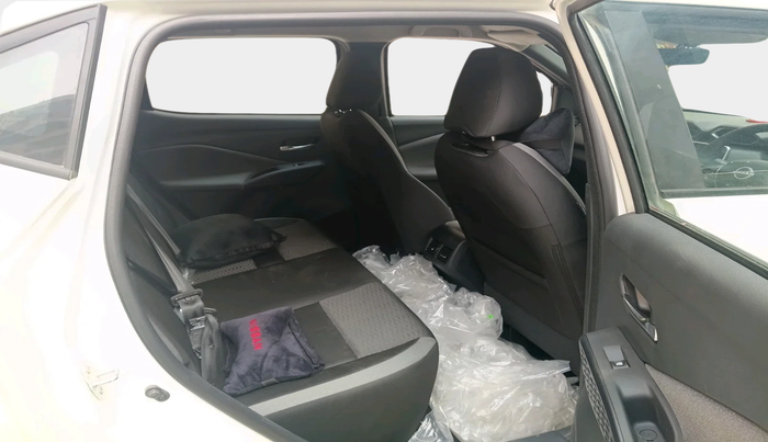 2025 Nissan MAGNITE N-Connecta B4D 1.0 Petrol AMT, Petrol, Automatic, 509 km, interior